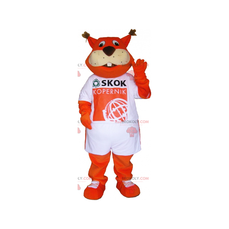 Czerwona wiewiórka maskotka z białą odzież sportową -