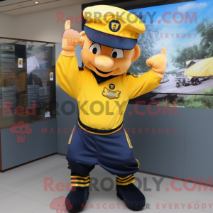 Postava maskota žlutého...