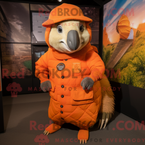 Orange Armadillo maskot...