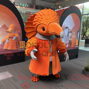 Orange Armadillo maskot...
