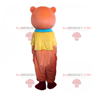 Mascote urso rosa com roupa completa e lenço azul -