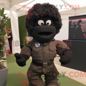 Sort soldat maskot kostume...