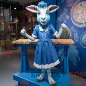 Personaggio mascotte capra...