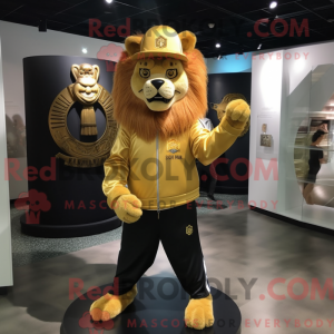 Gold Tamer Lion maskot...
