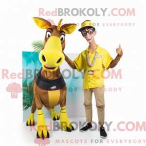 Gul Okapi-maskotdraktfigur...