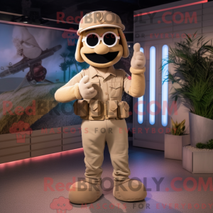 Tan Soldier maskot kostume...