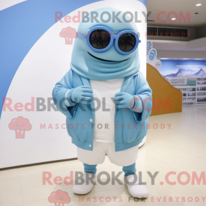 Cream Blue Whale maskot...