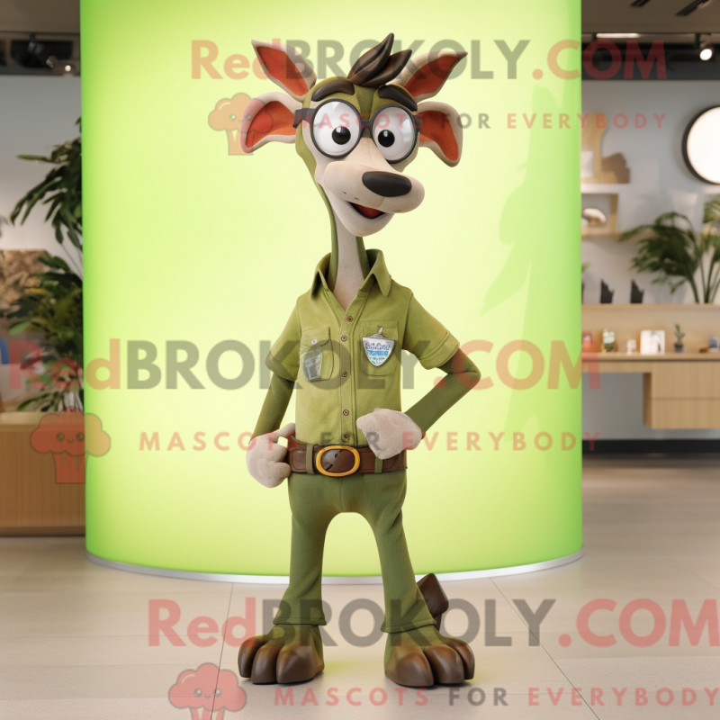 Fantasia de mascote de okapi oliva com calça flare e óculos - Mascotes Okapi - REBROKO_302153 - RedBrokoly.com
