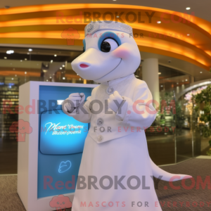 Cream Dolphin maskot...