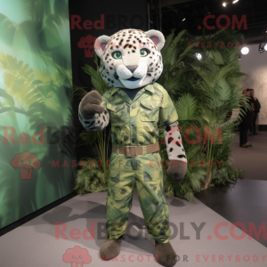Máscara de leopardo verde...