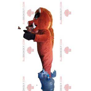 Mascotte de sanglier marron très heureux
