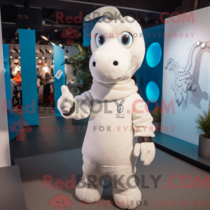 White Sea Horse maskerad...
