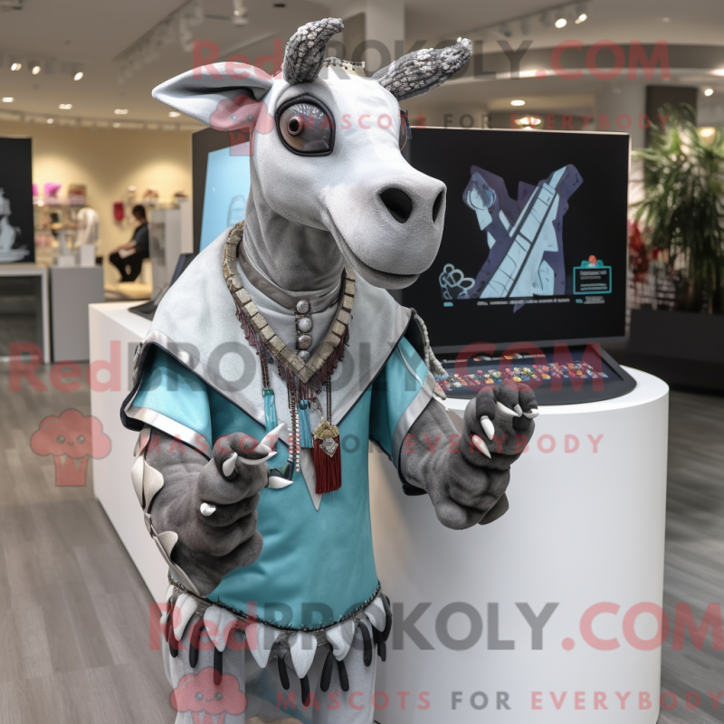 Fantasia de mascote de okapi prateado com jaqueta e broches - Mascotes Okapi - REBROKO_305059 - RedBrokoly.com