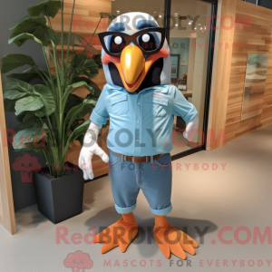 Peach Toucan maskot kostume...
