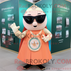 Peach Celtic Shield maskot...
