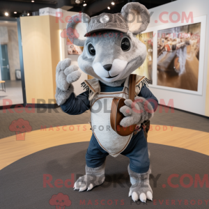 Grå Armadillo maskot...