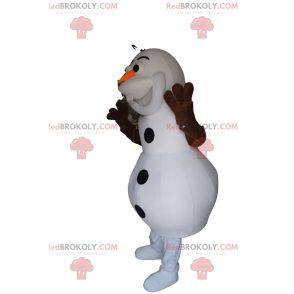 Weißes Schneemannmaskottchen mit einer Karotte auf der Nase