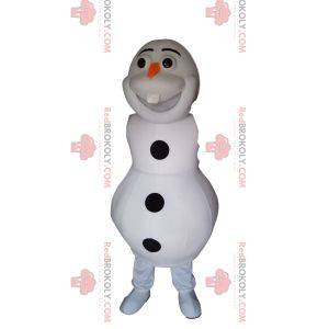 Mascote do boneco de neve branco com uma cenoura no nariz