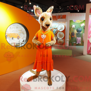 Orange kænguru maskot...