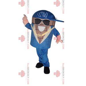 Mascotte de bonhomme avec un costume bleu et des lunettes de soleil