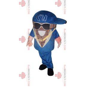 Mascotte de bonhomme avec un costume bleu et des lunettes de soleil