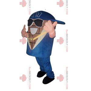 Snømannmaskott med blå dress og solbriller
