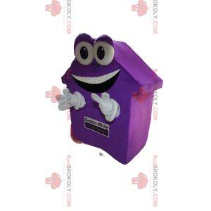 Mascotte malva molto sorridente della casa. Abito da casa