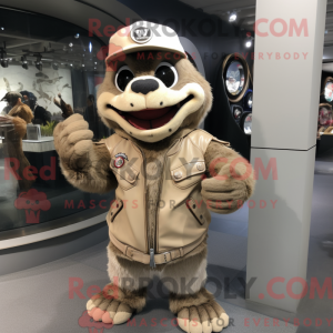 Beige armband maskot...