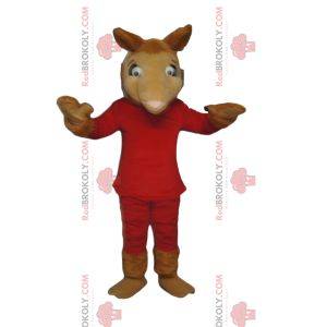 Mascotte cammello in abito rosso