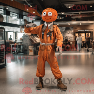 Rust Stilt Walker maskot...