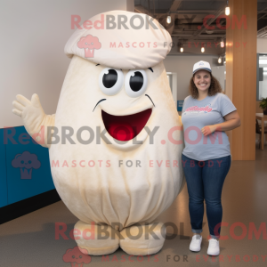 Tan Clam Chowder mascot...