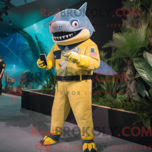 Gul Megalodon maskot...