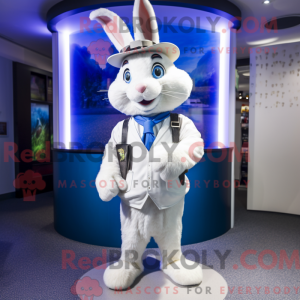 Wit konijn mascottekostuum...