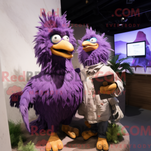 Purple Roosters maskot...