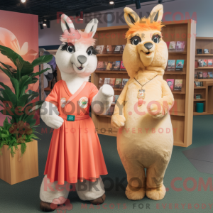 Postava maskota Peach Llama...