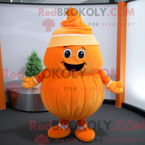 Postava maskota oranžové...