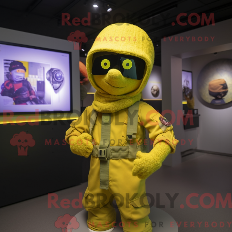 Fantasia de mascote Para Commando amarela com cardigã e bonés - Mascotes do Para Commando - REBROKO_311961 - RedBrokoly.com