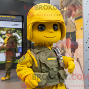 Fantasia de mascote Para Commando amarela com cardigã e bonés - Mascotes do Para Commando - REBROKO_311963 - RedBrokoly.com