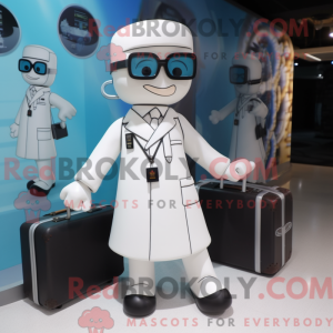 Maskotka White Doctor...