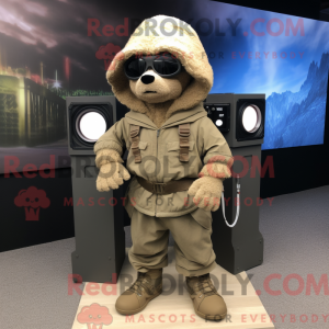 Fantasia de mascote Tan Para Commando com cardigã e xales - Mascotes do Para Commando - REBROKO_313288 - RedBrokoly.com
