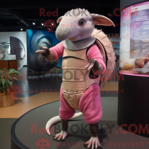 Pink Armadillo maskot...