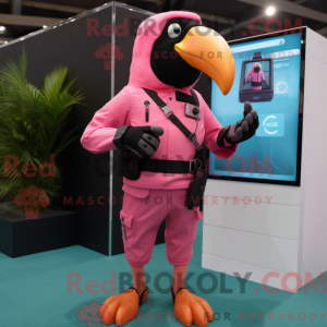Pink Toucan maskot kostume...