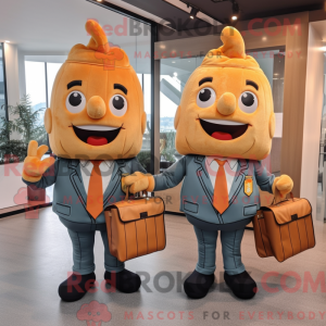 Peach pommes frites maskot...