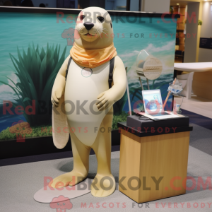 Cream Sea Lion maskot...