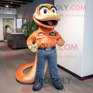 Peach Titanoboa maskot...