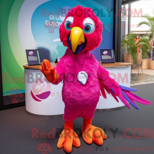 Magenta Macaw maskot...