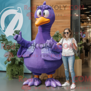 Postava maskota Purple Swan...
