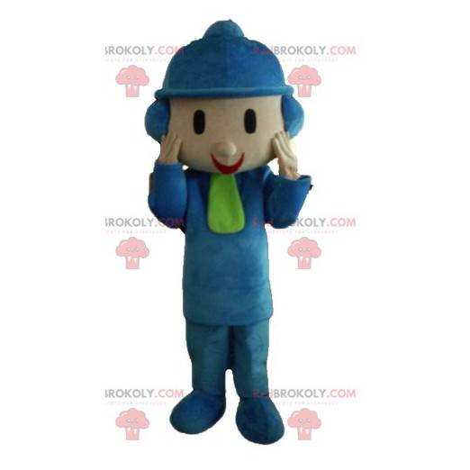Criança mascote vestida com roupas de inverno e chapéu -