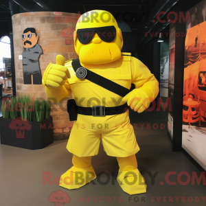 Gul Commando maskot kostume...