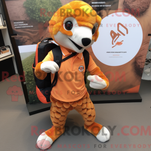 Orange Pangolin maskot...